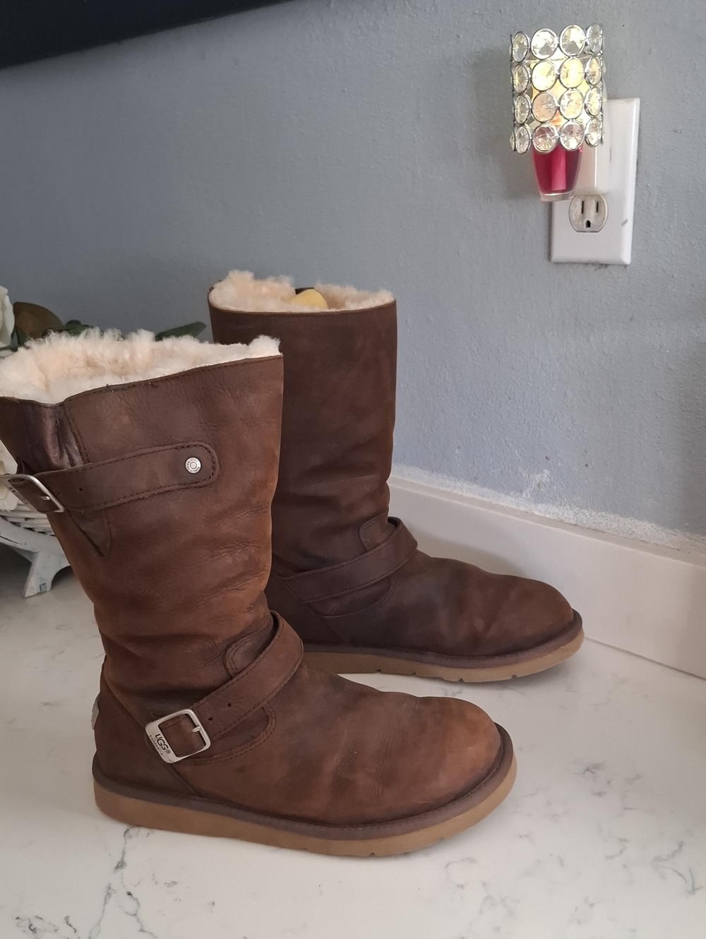 Ugg Brown Shearling-Lined Women's Winter Boots